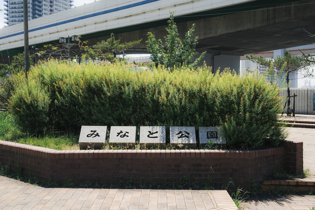 Breaking Language Barriers: The Ultimate Guide to Language Translation Services for Travelers